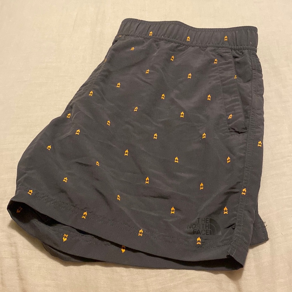 Mens The North Face Campfire Print Shorts XL
